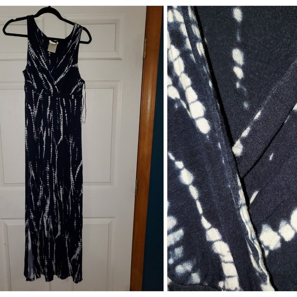 Sleeveless VNeck Maxi Dress - Picture 1 of 1